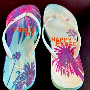 American Eagle flip flops